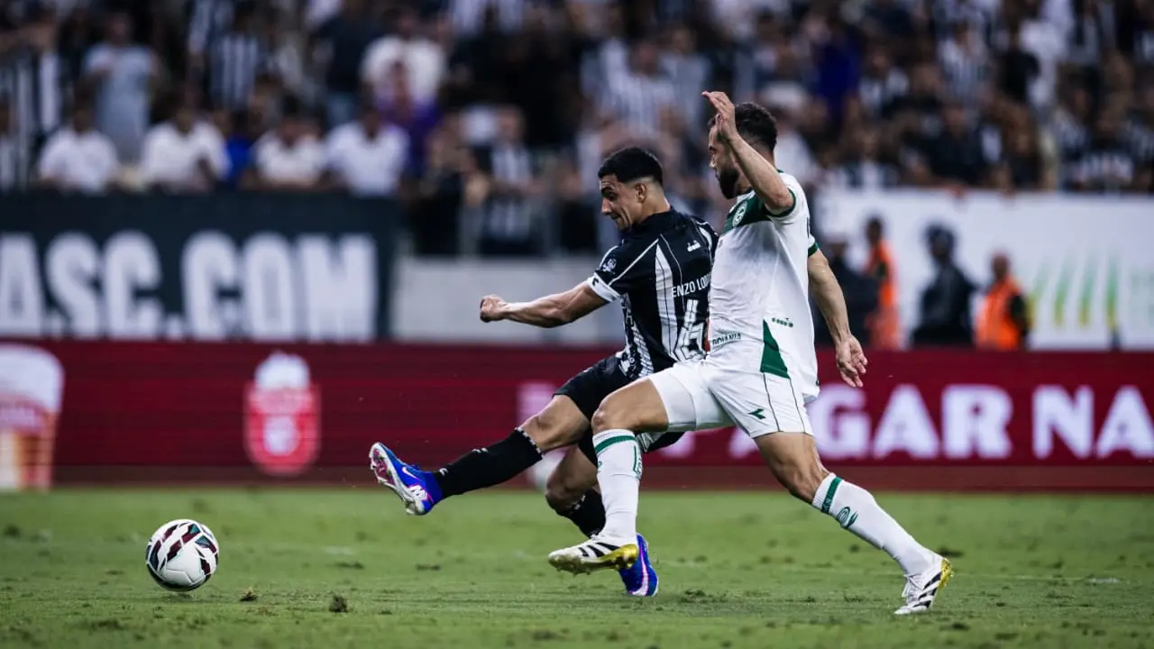 CBF divulga áudio do VAR em gol anulado do Ceará contra o Goiás por toque na mão – Jogada