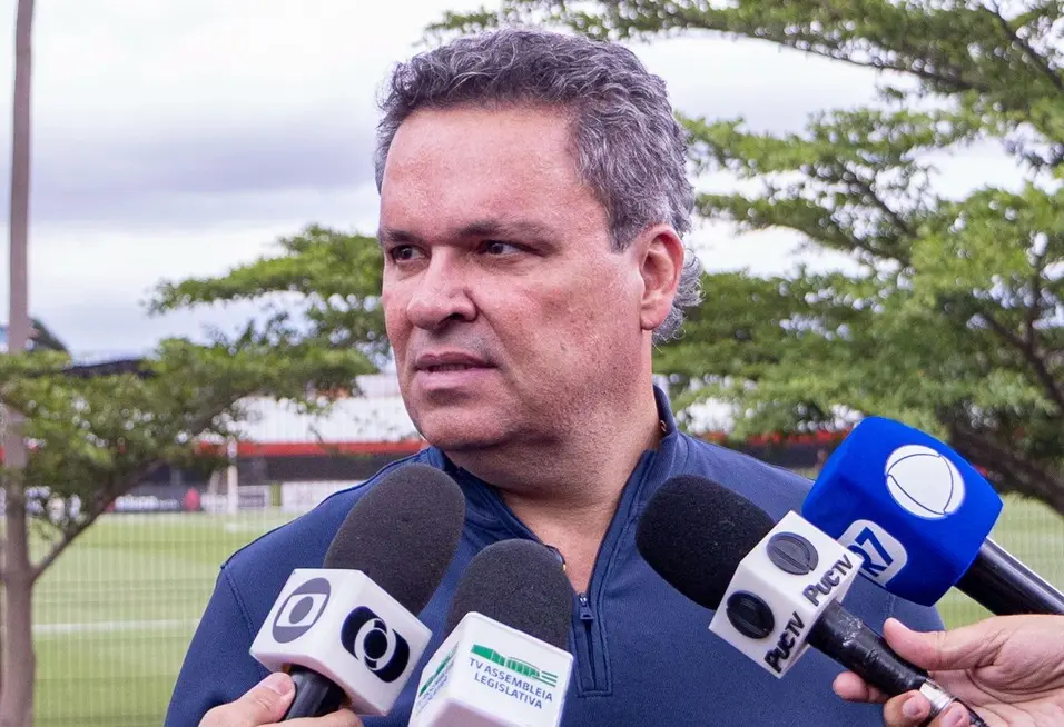 Indefinição sobre Terans leva Atlético-GO a procurar novo meia no mercado