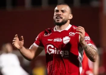 André Luís e Higor são desfalques no Vila para encarar o Náutico
