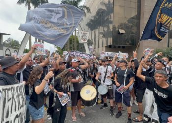 Torcedores do Corinthians realizam manifestação no Parque São Jorge por intervenção judicial – Meu Timão