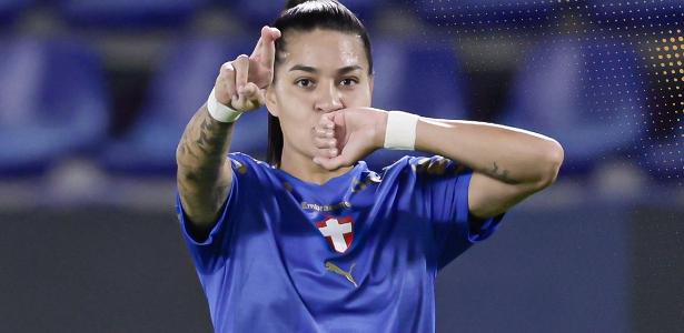 Palmeiras domina e vence na estreia em jogo com susto