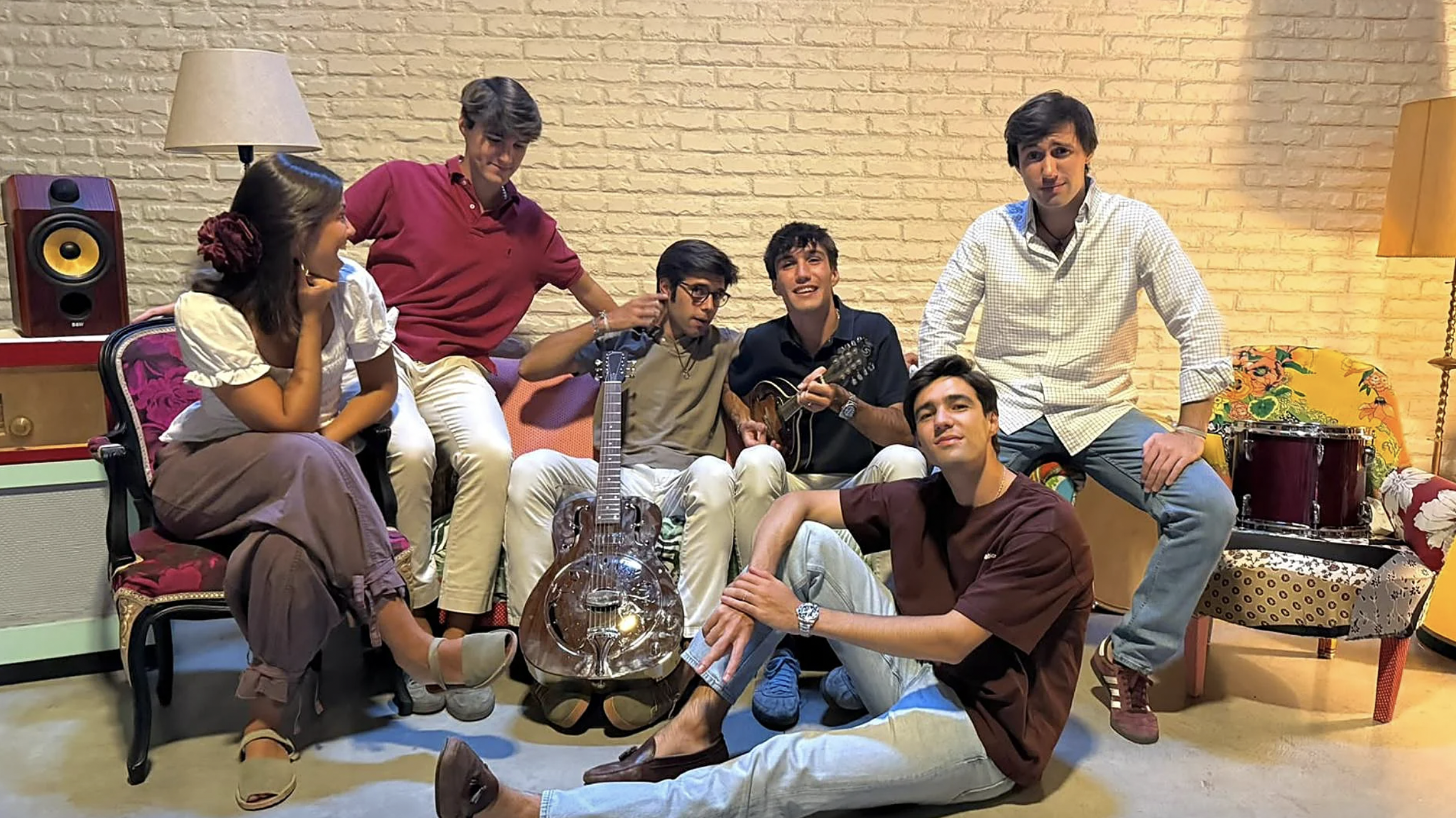 Seis irmãos de Madrid, um vídeo viral e entrada no top do Spotify: quem são os Envido6?