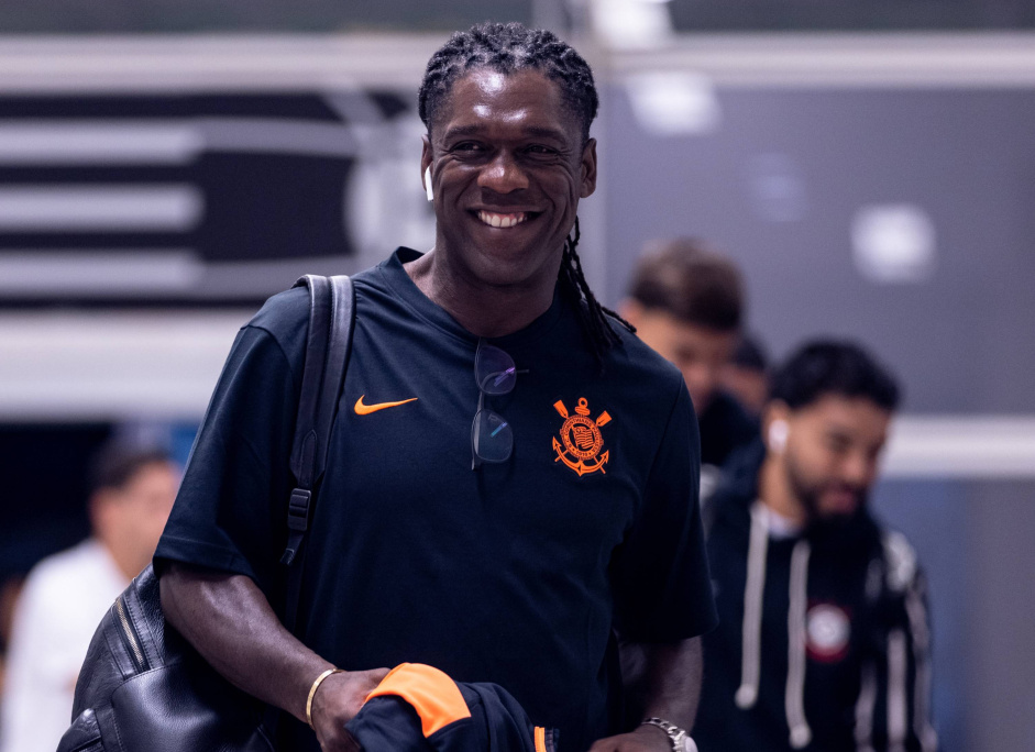 Corinthians avança em regularização de Seedorf e aguarda aval da Conmebol para aparecer no BID – Meu Timão