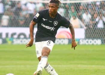 Sem Tite, Botafogo empata com o Coritiba após gol de Danilo