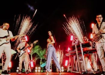 Larissa vira a chave e apresenta nova identidade com o álbum “Arrocha Gostosinho”
