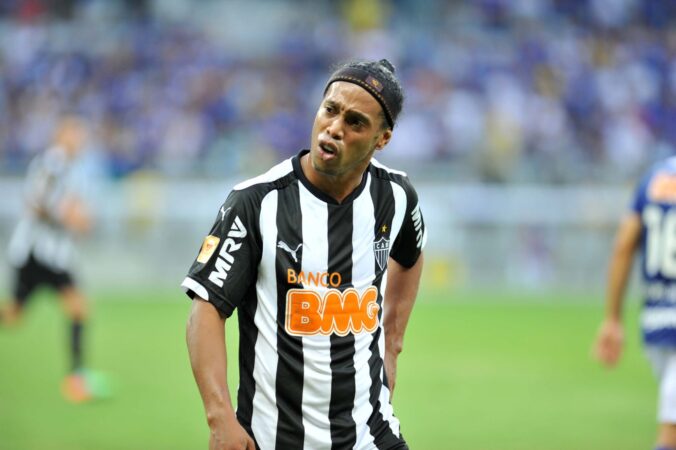 Justiça toma decisão após acusação contra Ronaldinho em processo milionário