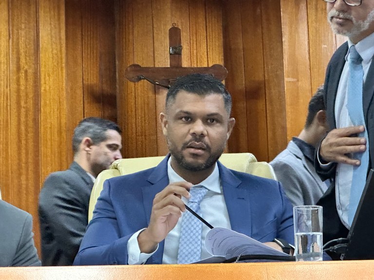 Vila Nova e Goiás são homenageados com nomes em terminais do transporte coletivo — Câmara Municipal de Goiânia