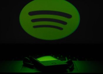 Spotify amplia atuação no Brasil e estreia serviço