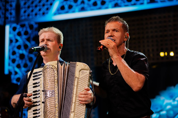 Renato e Raphael lançam “Só Dou Amor” e apresentam mais um capítulo do DVD “25 Anos” :: Sertanejo Hits Brasil