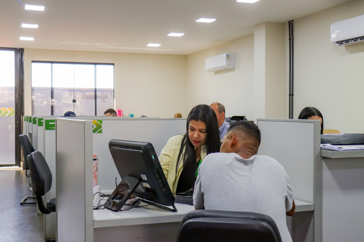 Senador Canedo oferece mais de 2 mil vagas de emprego na última semana de outubro