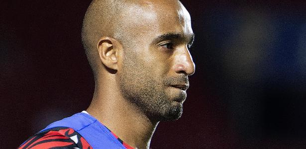 São Paulo adia decisão sobre renovação de Lucas Moura para dezembro
