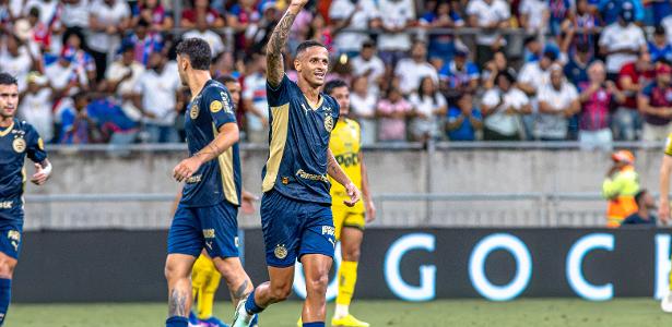 Reinaldo isola pênalti no fim, Bahia bate Mirassol e cola no G4