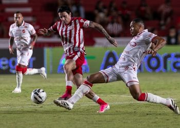 Vila Nova vence Náutico nos Aflitos e se consolida na liderança