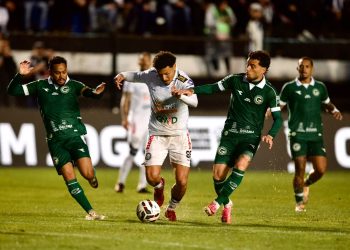 Goiás vence o Operário por 2 a 0 e fica a 5 pontos do G6 da Série B