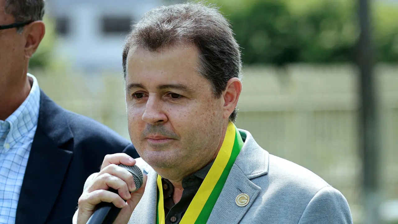 Paulo Rogério diz não ter culpa no fracasso do Goiás na Série B