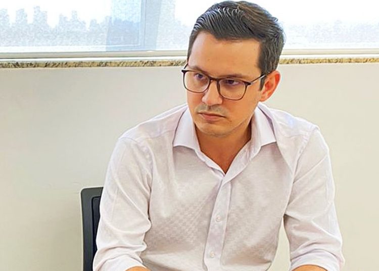Igreja Vila Nova mantém compromisso com Hanleryo apesar da aproximação de Felipe Cortez