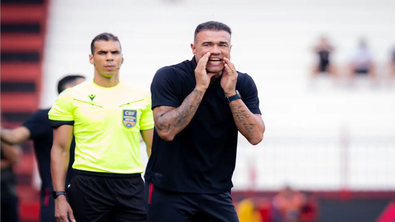 Roger Silva não comanda o Atlético diante da Ponte Preta