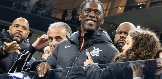 Vimos o jogo do Corinthians ao lado de Seedorf: a noite do técnico