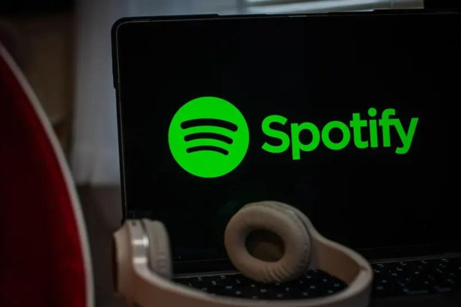 Spotify amplia receita e lucro com crescimento global de assinantes