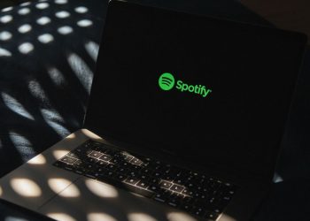 Spotify adicionará mais de seis mil audiolivros à plataforma; entenda