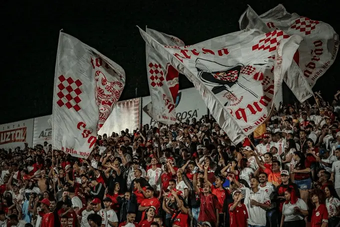Em menos de quatro horas, torcida do Vila Nova esgota ingressos para duelo com o Novorizontino